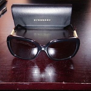 AUTHENTIC BURBERRY POLARIZED WOMEN'S SUNGLASSES.